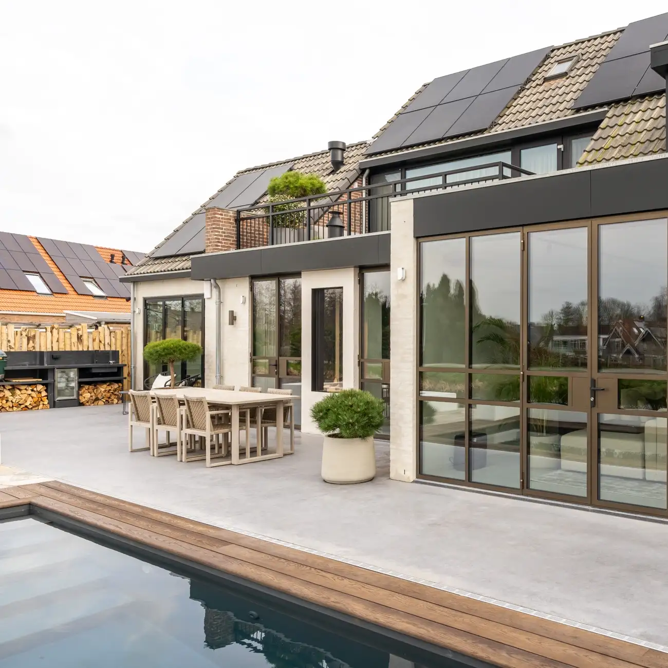 Lichtinval door stalen deur