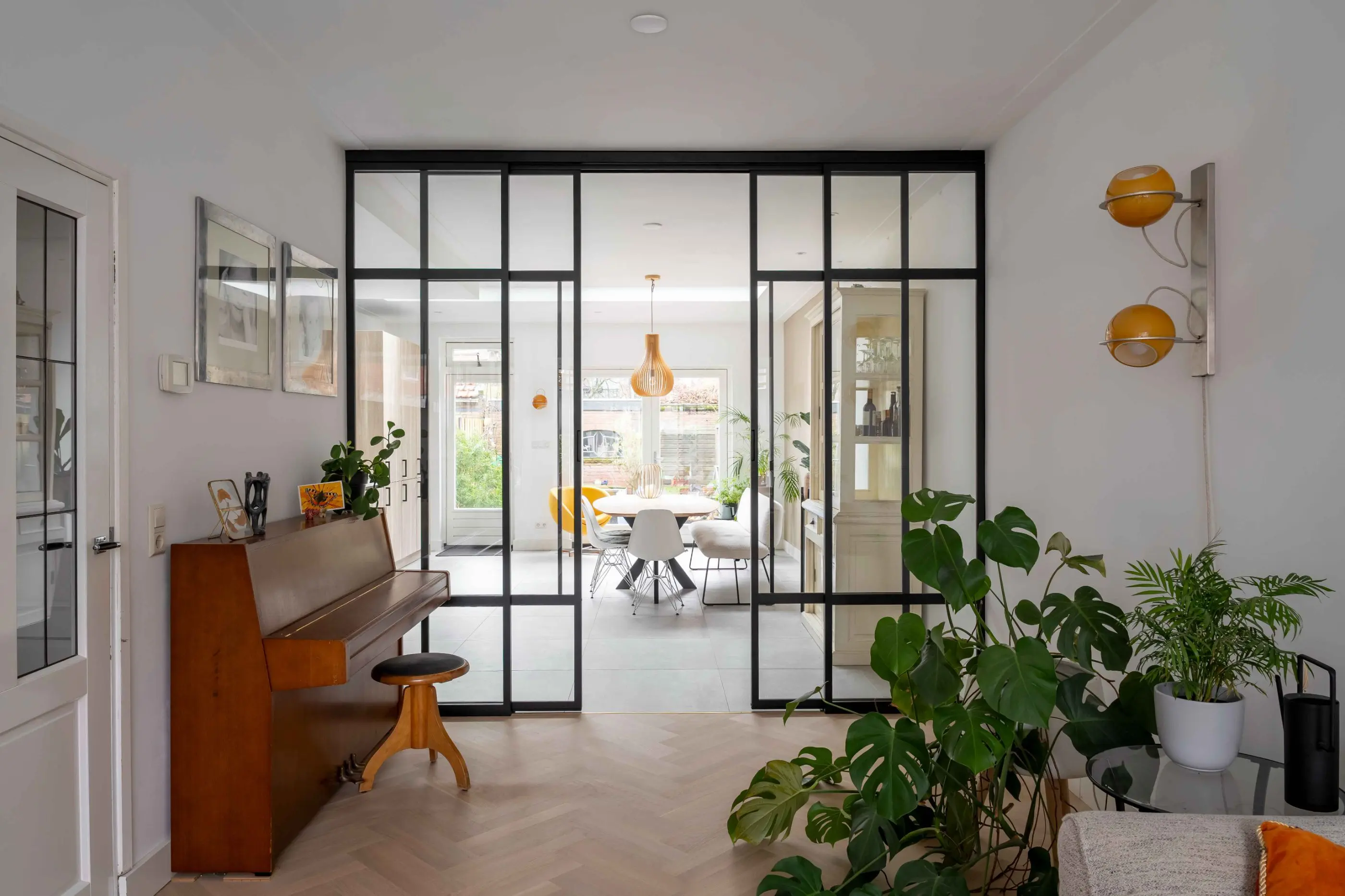 Bronzen stalen deuren in Amsterdam