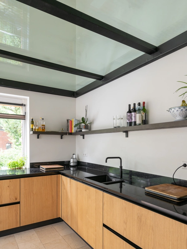 Beloopbaar glas boven keuken